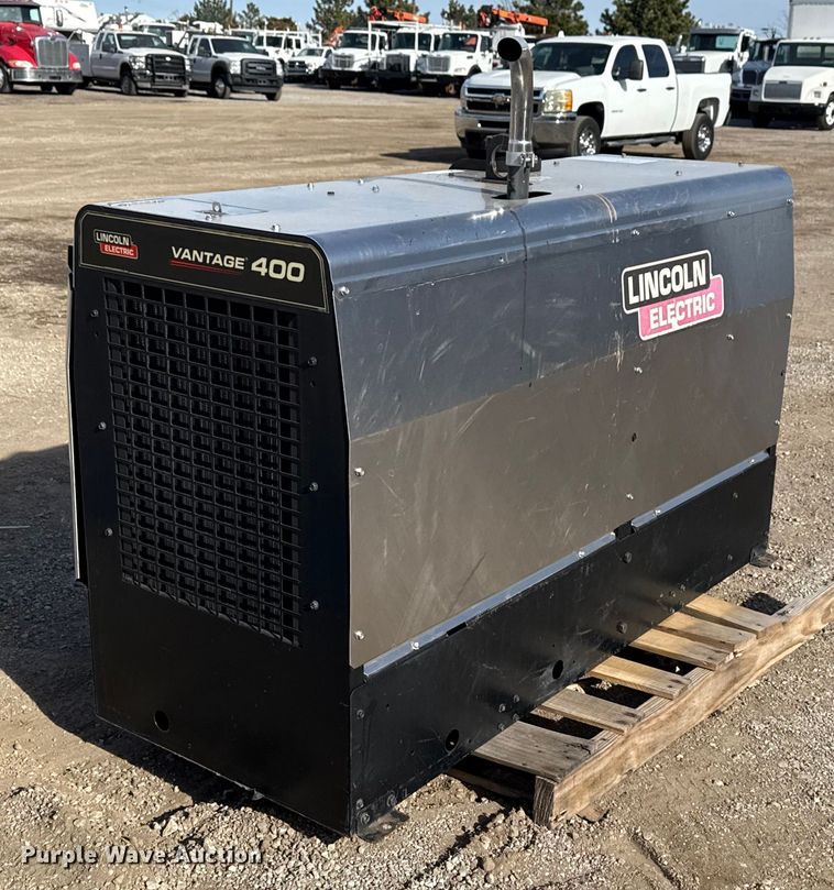 image for item DQ4181 Lincoln Electric Vantage 400 welder/generator