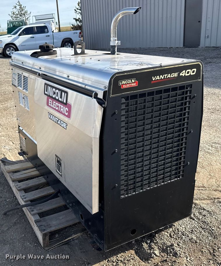 image for item DQ4181 Lincoln Electric Vantage 400 welder/generator