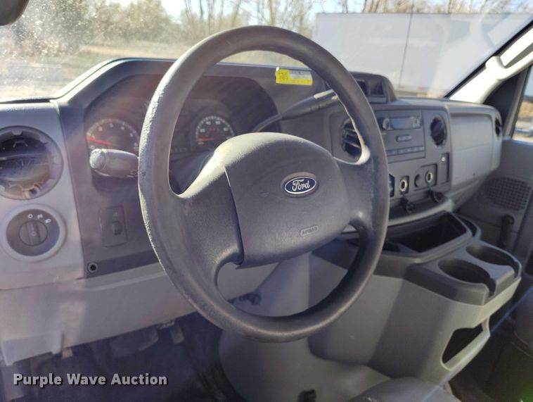 image for item DT0813 2016 Ford E350 utility van