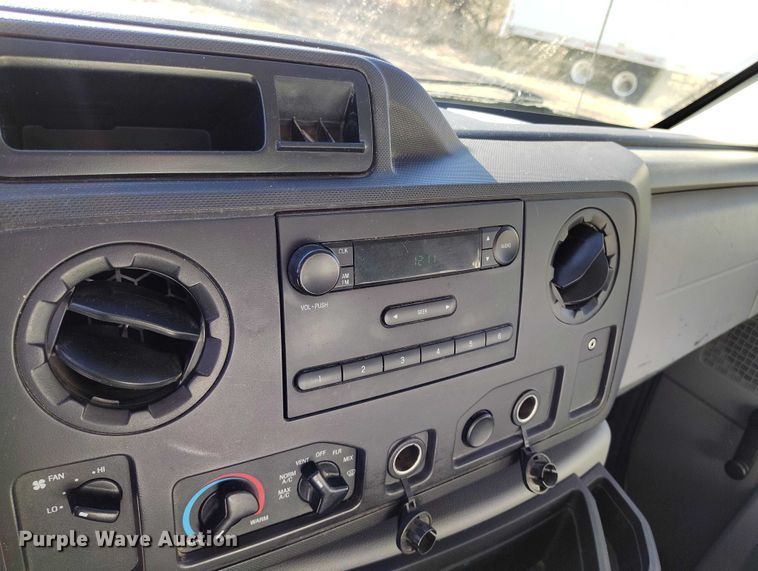 image for item DT0813 2016 Ford E350 utility van