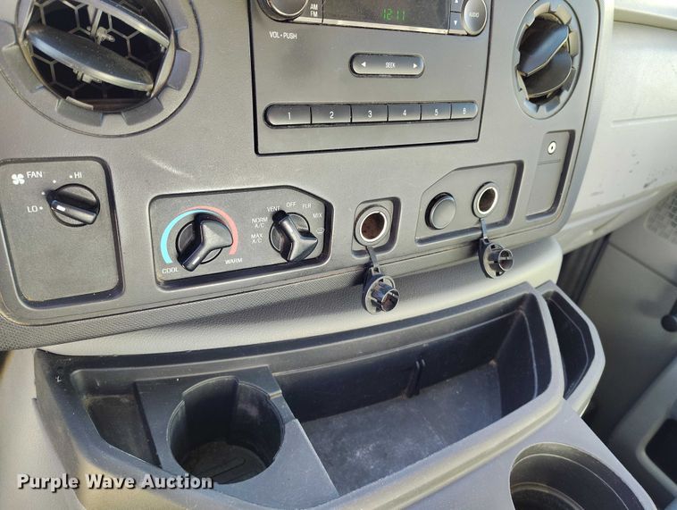 image for item DT0813 2016 Ford E350 utility van