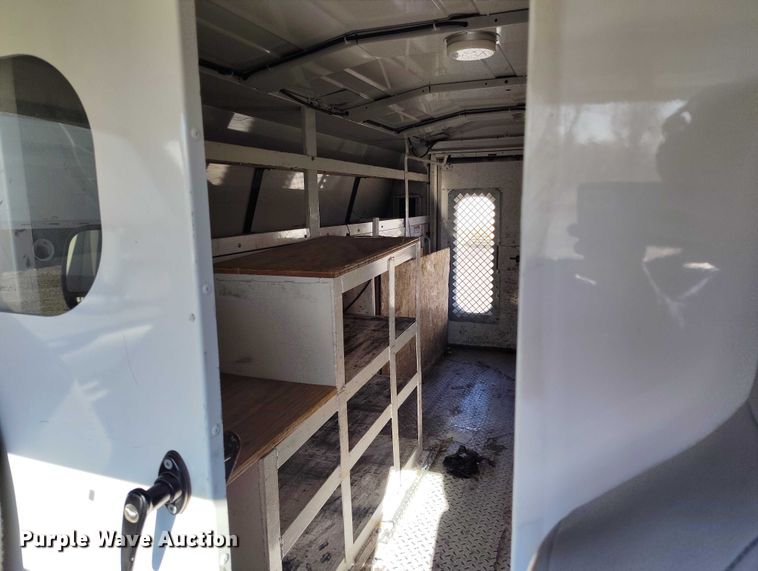 image for item DT0813 2016 Ford E350 utility van