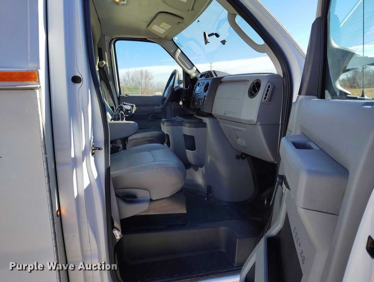 image for item DT0813 2016 Ford E350 utility van