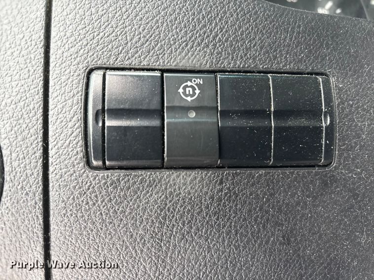 image for item DT6487 2014 Mercedes Benz Sprinter bus