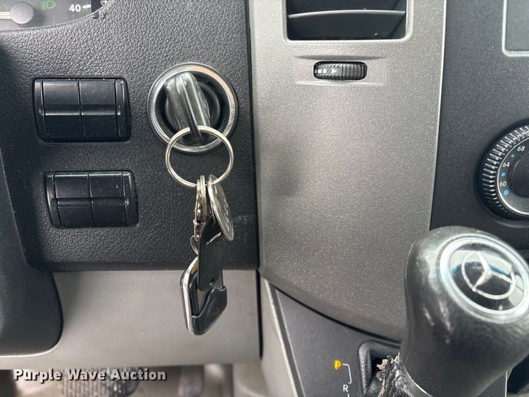 image for item DT6487 2014 Mercedes Benz Sprinter bus