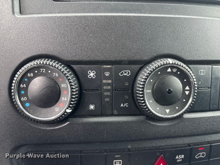 image for item DT6487 2014 Mercedes Benz Sprinter bus