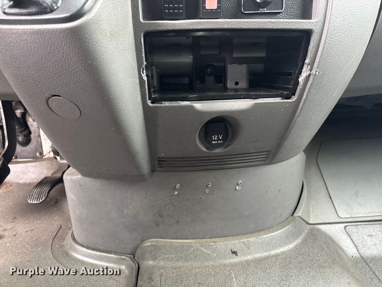 image for item DT6487 2014 Mercedes Benz Sprinter bus