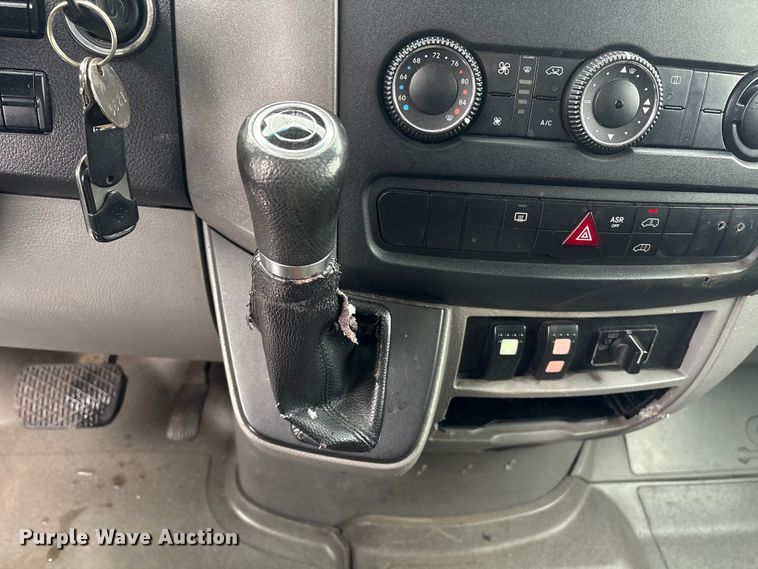 image for item DT6487 2014 Mercedes Benz Sprinter bus