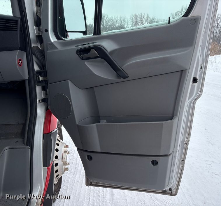 image for item DT6487 2014 Mercedes Benz Sprinter bus