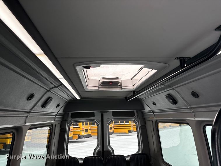 image for item DT6487 2014 Mercedes Benz Sprinter bus