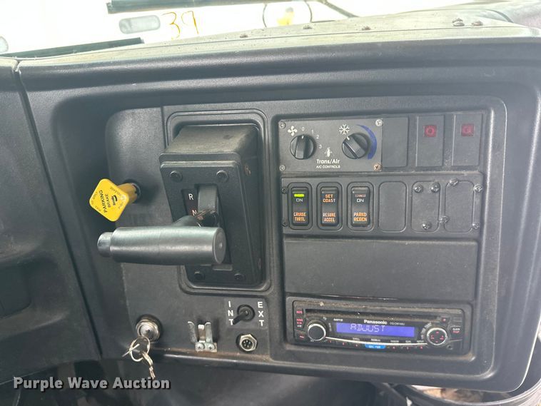 image for item DT6490 2012 IC PB105 school bus