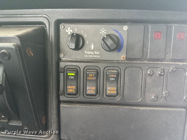 image for item DT6490 2012 IC PB105 school bus