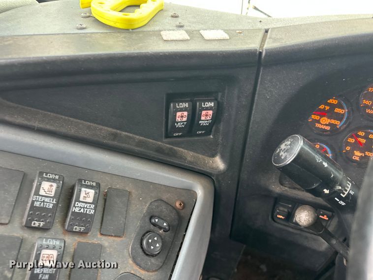 image for item DT6490 2012 IC PB105 school bus