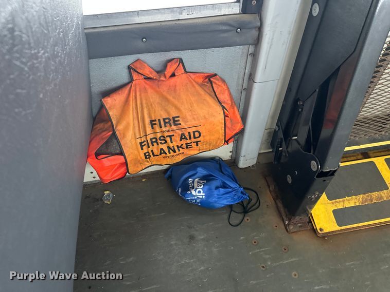 image for item DT6490 2012 IC PB105 school bus