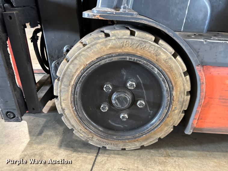 image for item DU0336 2015 Toyota 8FBE18U forklift