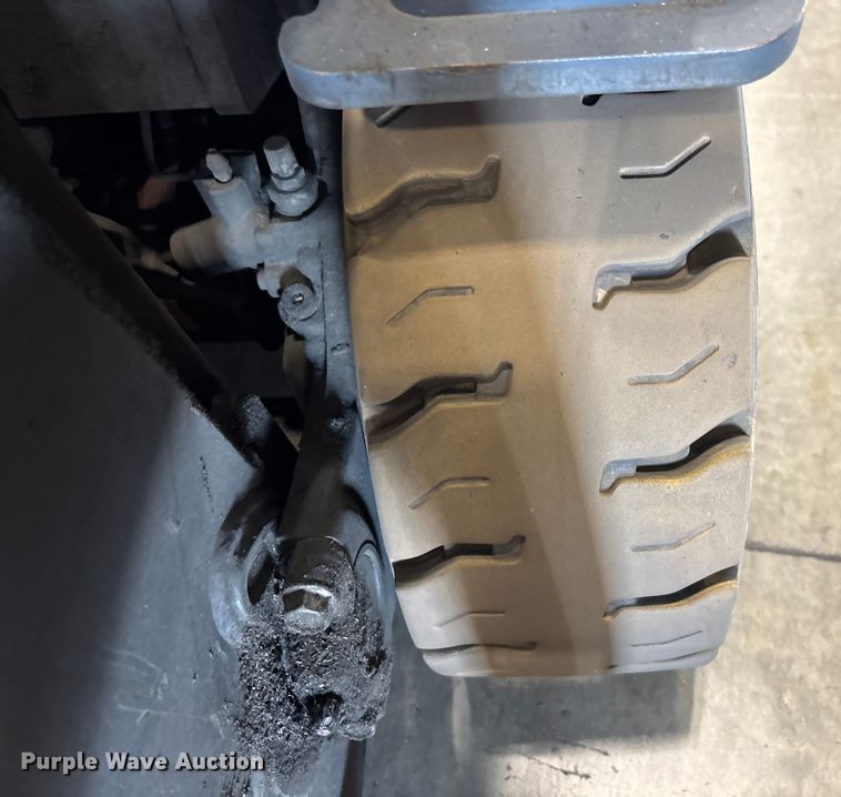 image for item DU0336 2015 Toyota 8FBE18U forklift