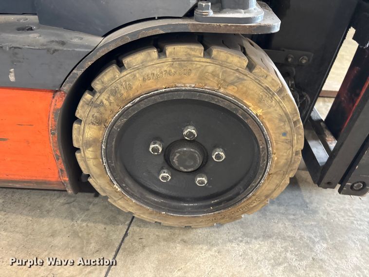 image for item DU0336 2015 Toyota 8FBE18U forklift