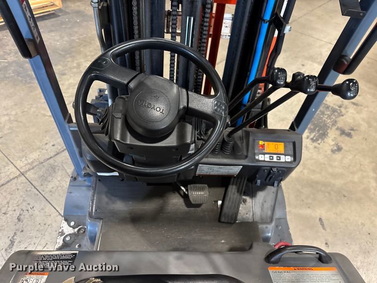 image for item DU0337 2015 Toyota 8FBE18U forklift