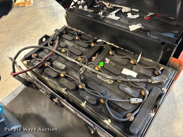 image for item DU0337 2015 Toyota 8FBE18U forklift