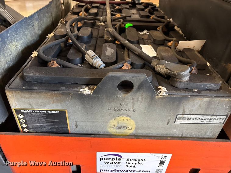 image for item DU0337 2015 Toyota 8FBE18U forklift