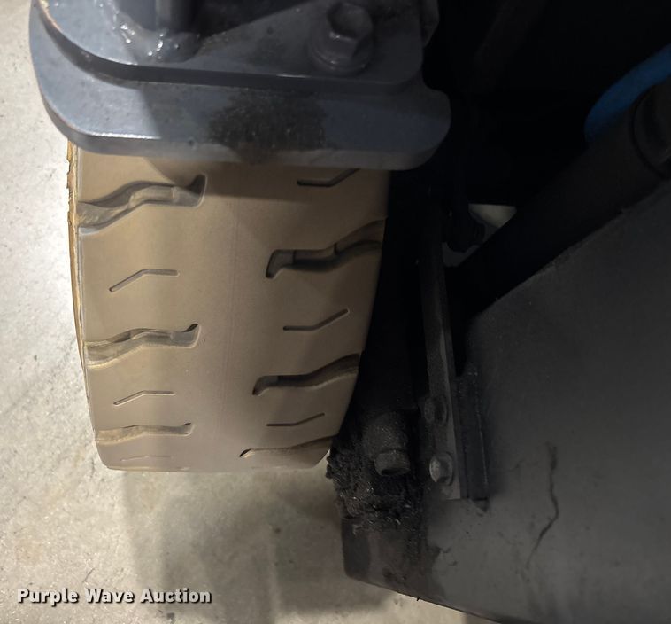 image for item DU0337 2015 Toyota 8FBE18U forklift