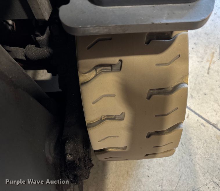 image for item DU0337 2015 Toyota 8FBE18U forklift