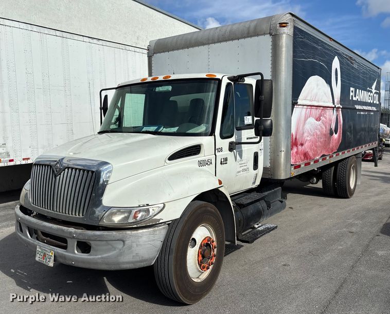 image for item DU0338 2006 International 4300 box truck