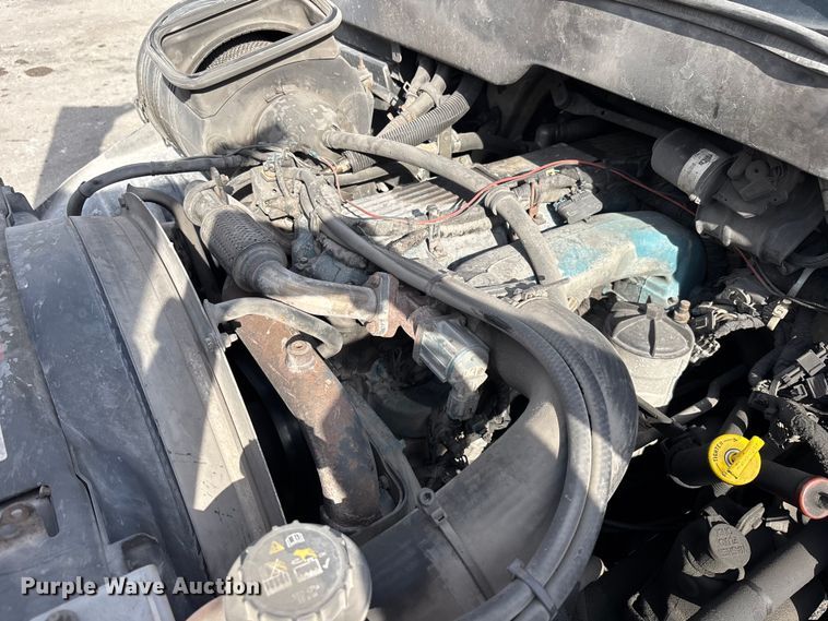 image for item DU0338 2006 International 4300 box truck