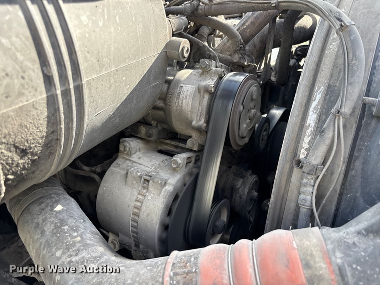 image for item DU0338 2006 International 4300 box truck