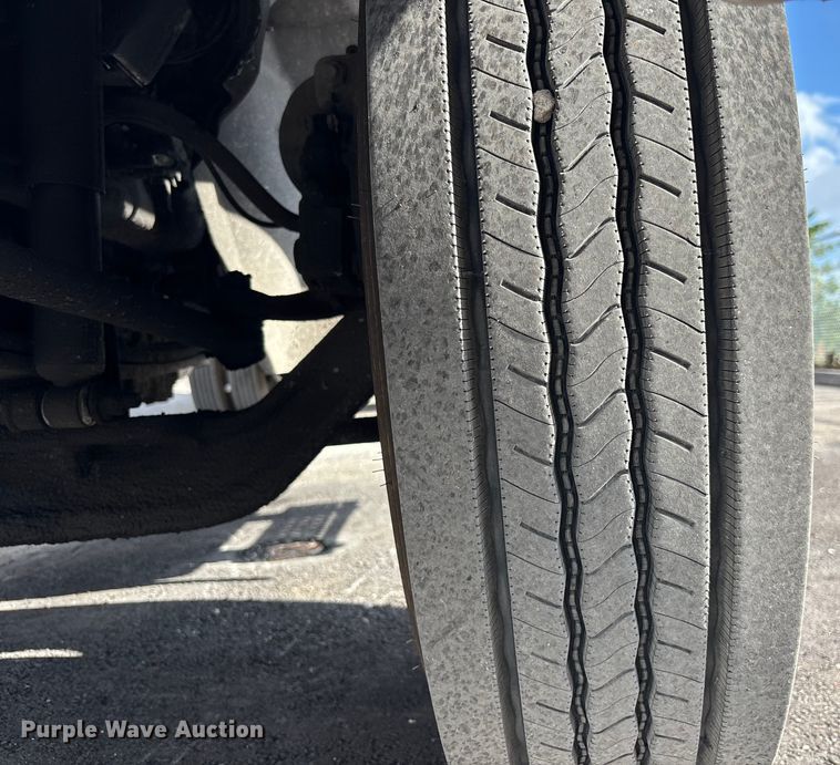 image for item DU0338 2006 International 4300 box truck