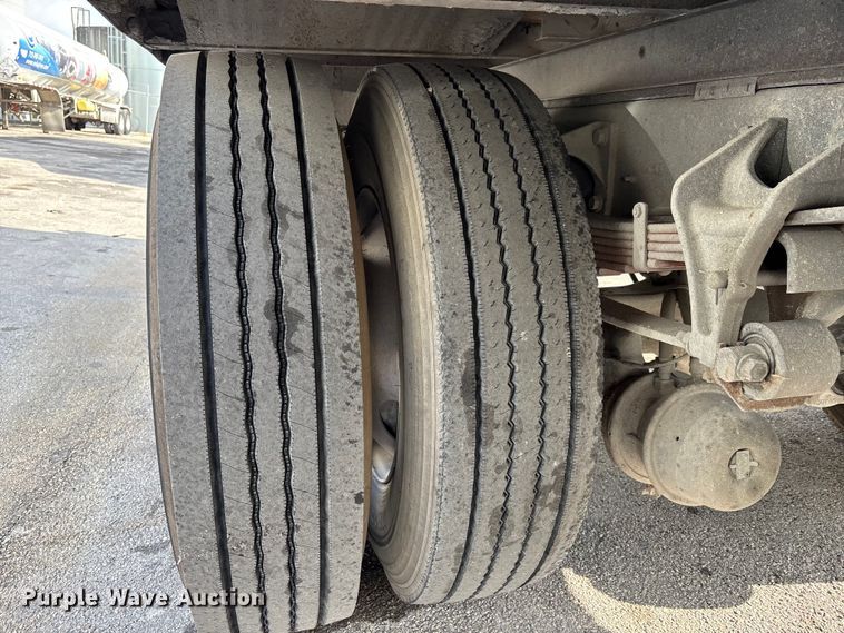 image for item DU0338 2006 International 4300 box truck