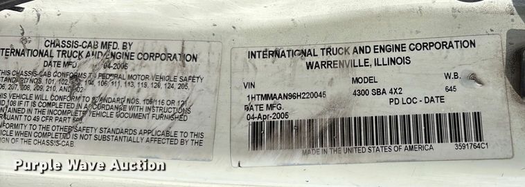 image for item DU0338 2006 International 4300 box truck