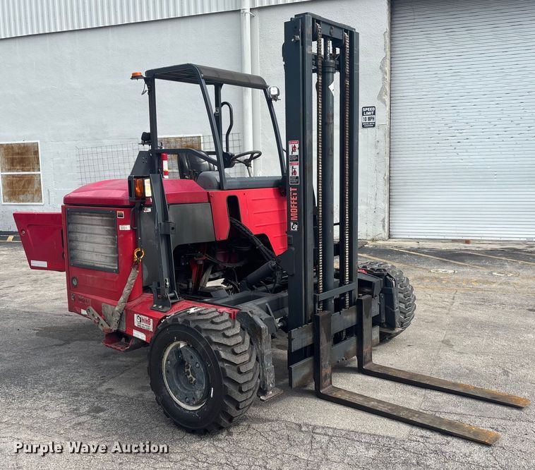 image for item DU0339 2017 Moffett M8 55.4 forklift