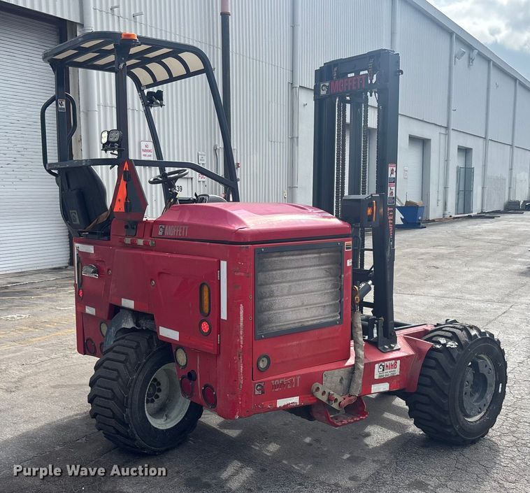 image for item DU0339 2017 Moffett M8 55.4 forklift