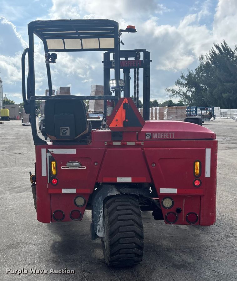 image for item DU0339 2017 Moffett M8 55.4 forklift