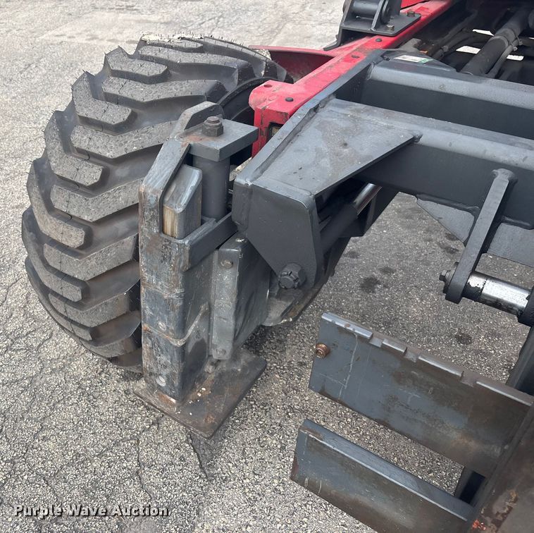 image for item DU0339 2017 Moffett M8 55.4 forklift