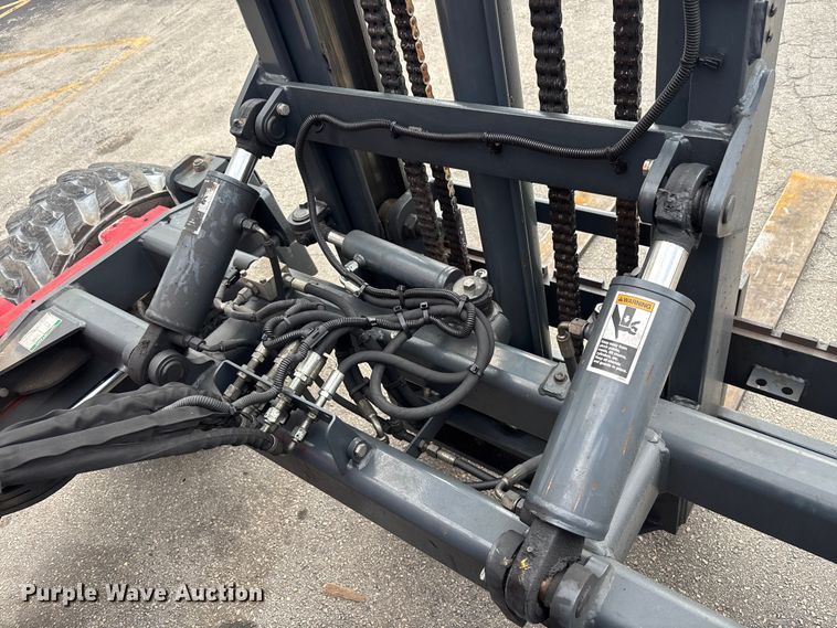 image for item DU0339 2017 Moffett M8 55.4 forklift