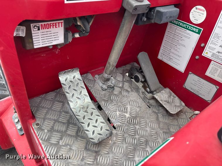 image for item DU0339 2017 Moffett M8 55.4 forklift