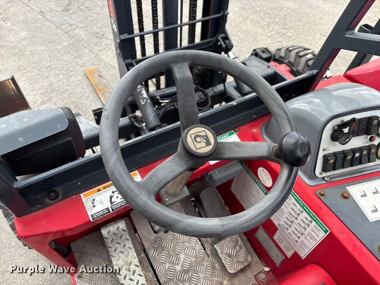 image for item DU0339 2017 Moffett M8 55.4 forklift