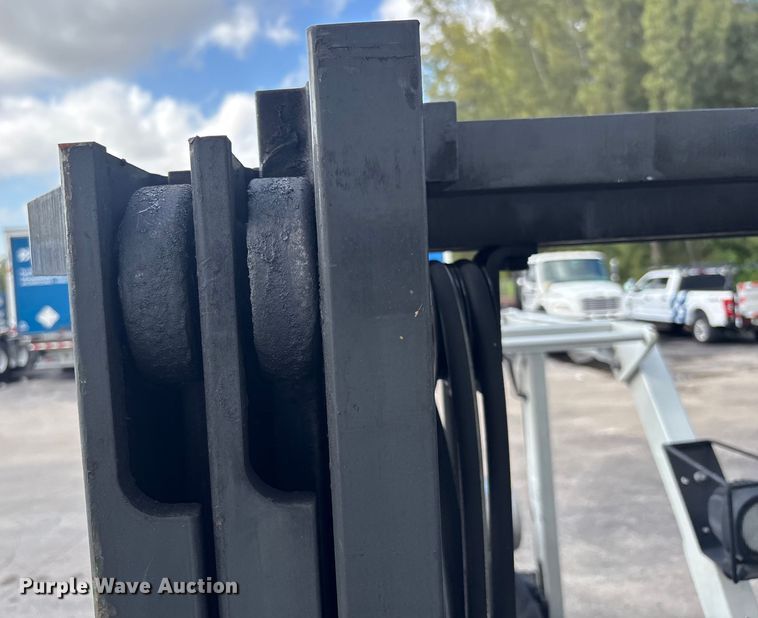 image for item DU0340 2018 UniCarriers CFS40 forklift