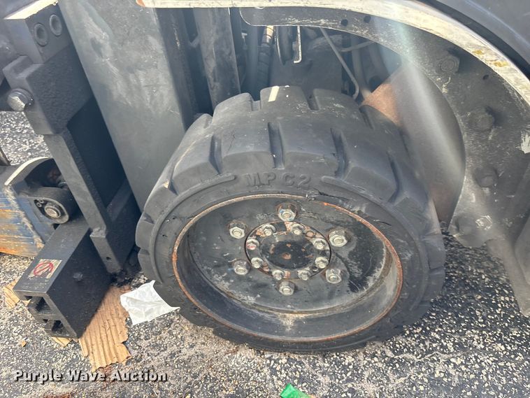 image for item DU0340 2018 UniCarriers CFS40 forklift