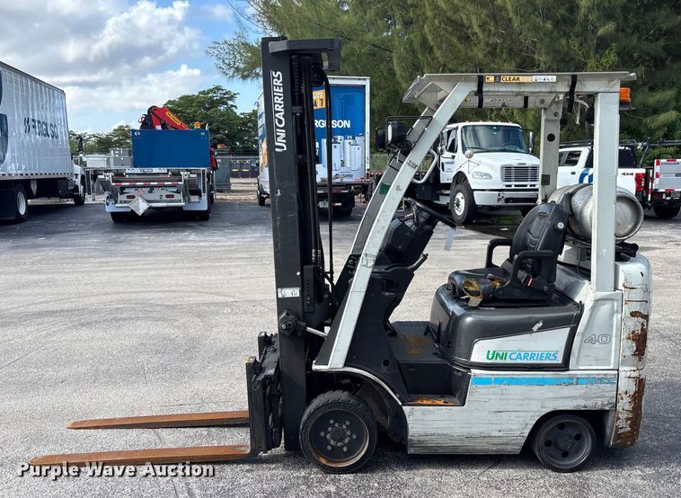 image for item DU0341 2018 UniCarriers CFS40 forklift
