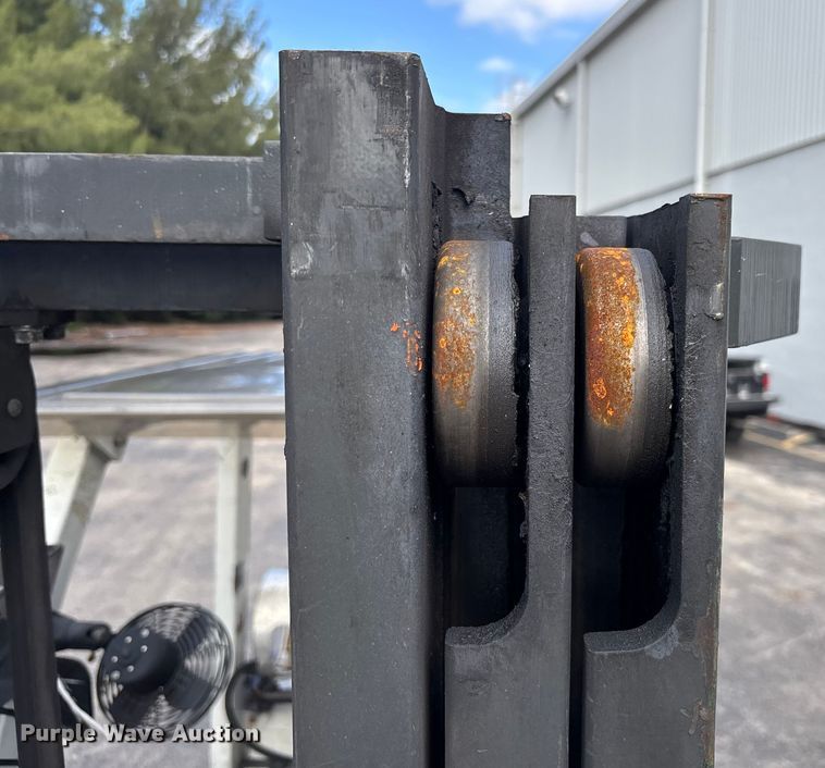 image for item DU0341 2018 UniCarriers CFS40 forklift