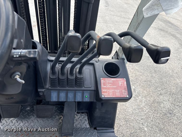 image for item DU0341 2018 UniCarriers CFS40 forklift