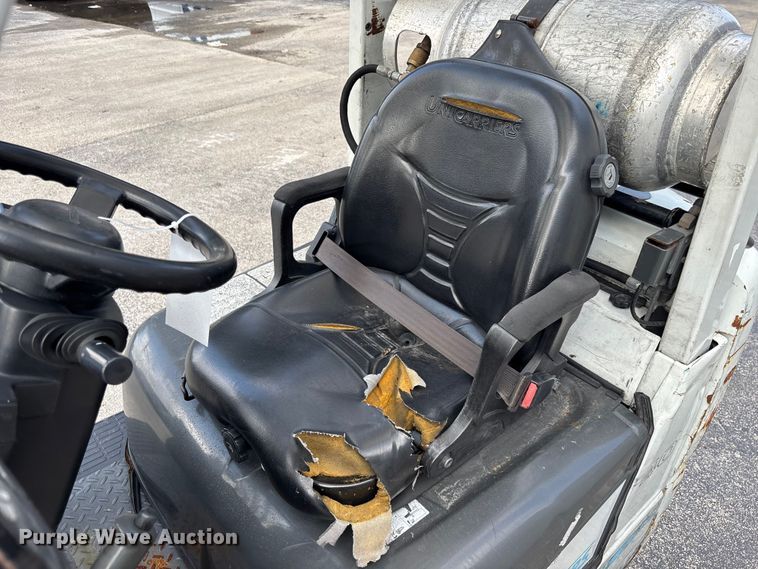 image for item DU0341 2018 UniCarriers CFS40 forklift