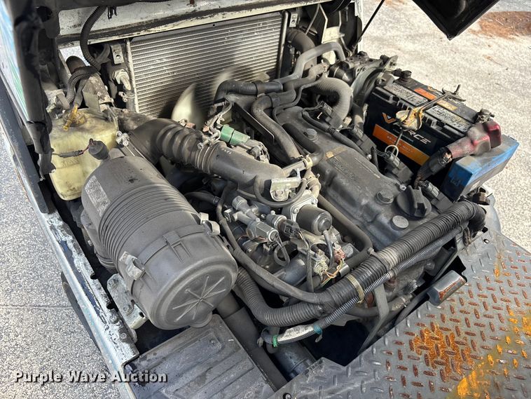 image for item DU0341 2018 UniCarriers CFS40 forklift