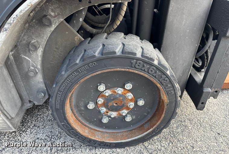 image for item DU0341 2018 UniCarriers CFS40 forklift