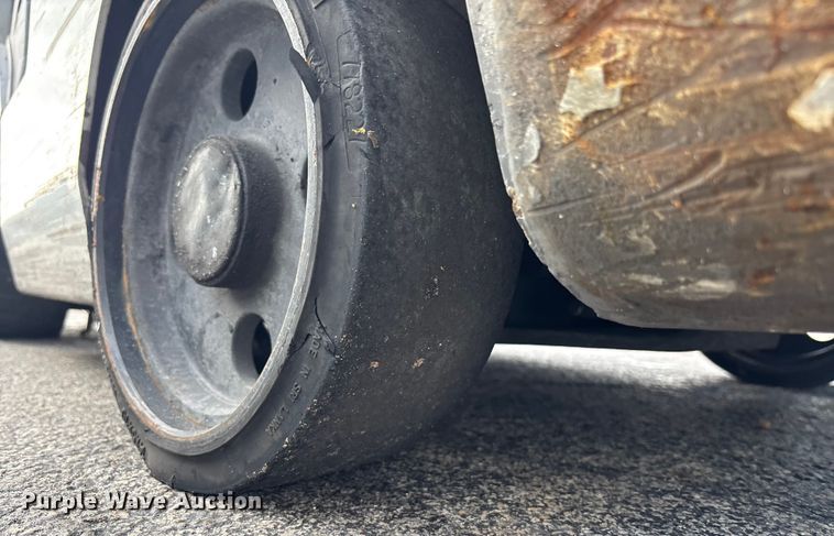 image for item DU0341 2018 UniCarriers CFS40 forklift