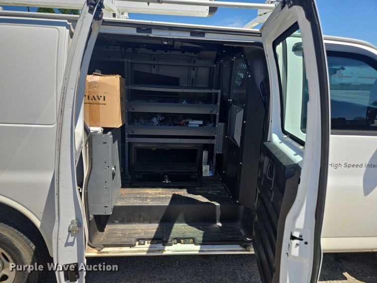 image for item DU2510 2015 Chevrolet Express 2500 van