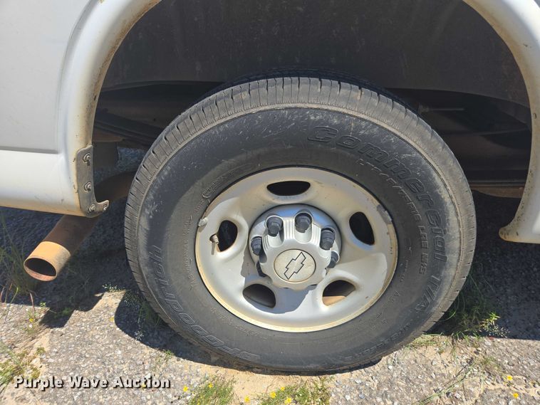 image for item DU2510 2015 Chevrolet Express 2500 van